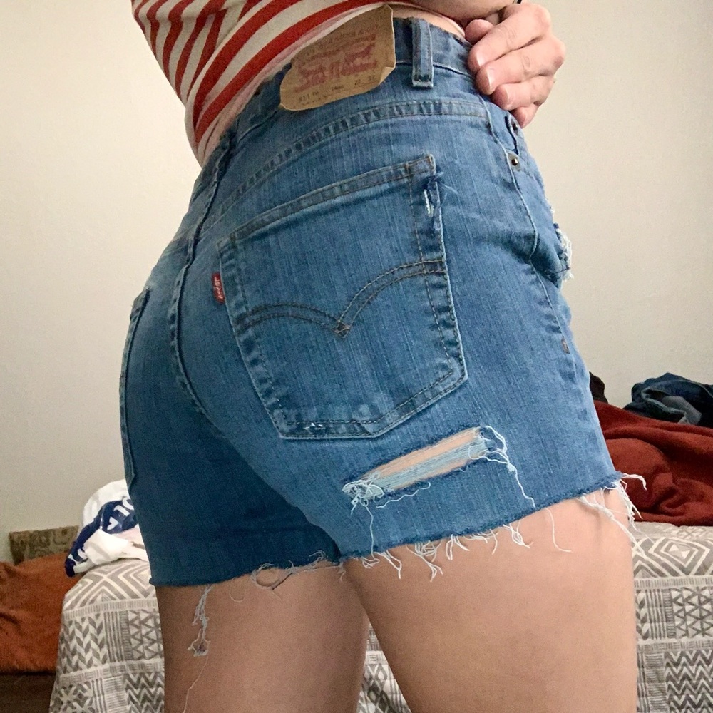 Distressed levis shorts